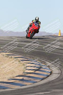 media/Dec-01-2025-Moto Forza (Mon) [[2daa91e15f]]/2-Intermediate Group/Session 2 (Turns 9 and 10)/